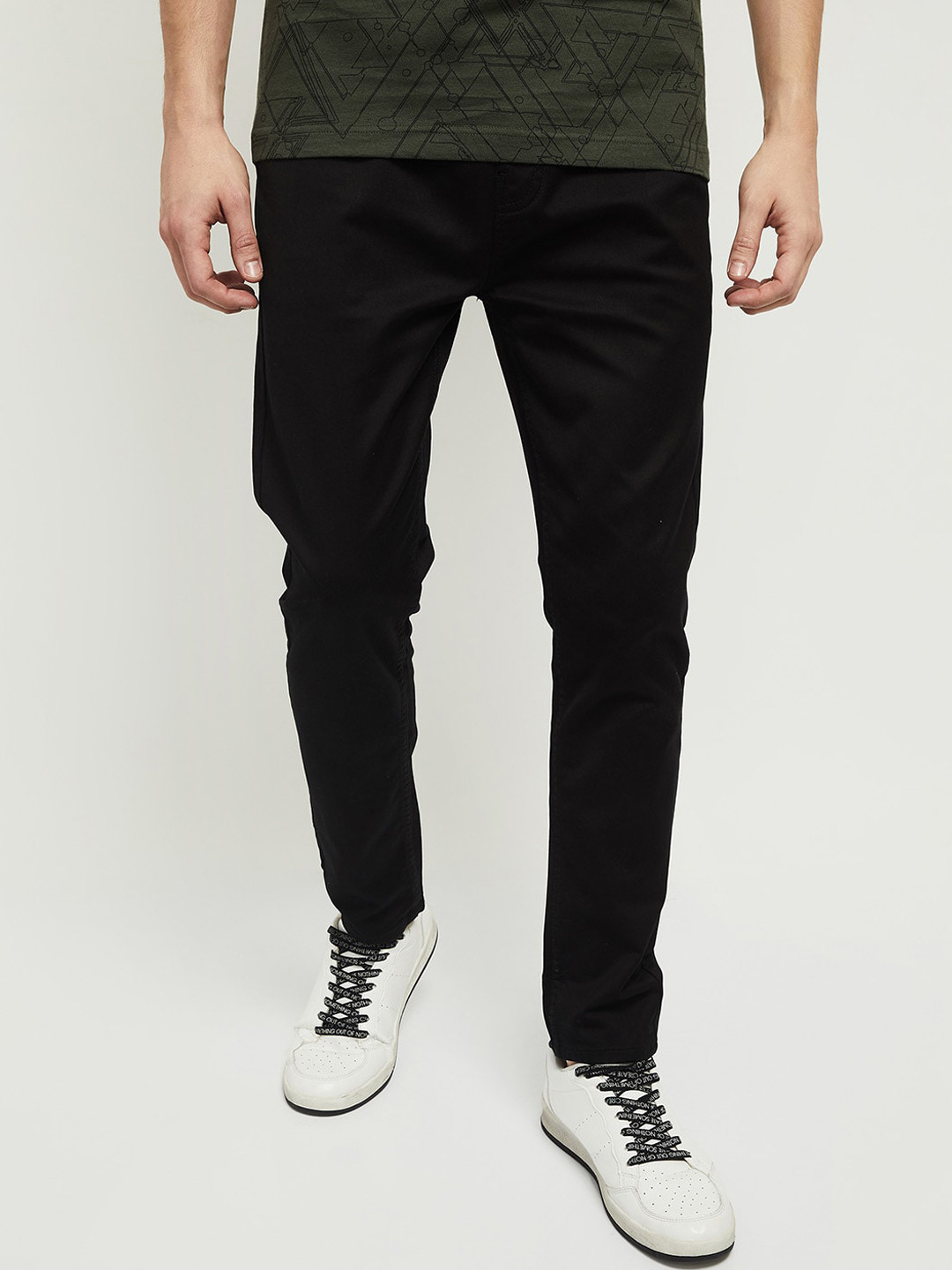 

max Men Black Solid Trousers