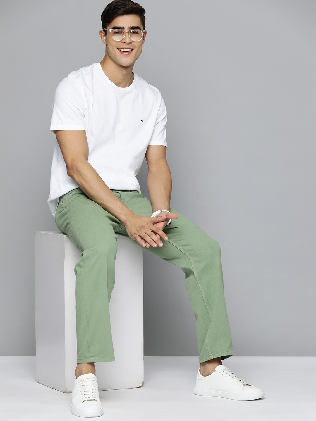 

Mast & Harbour Men Straight Fit Stretchable Jeans, Green