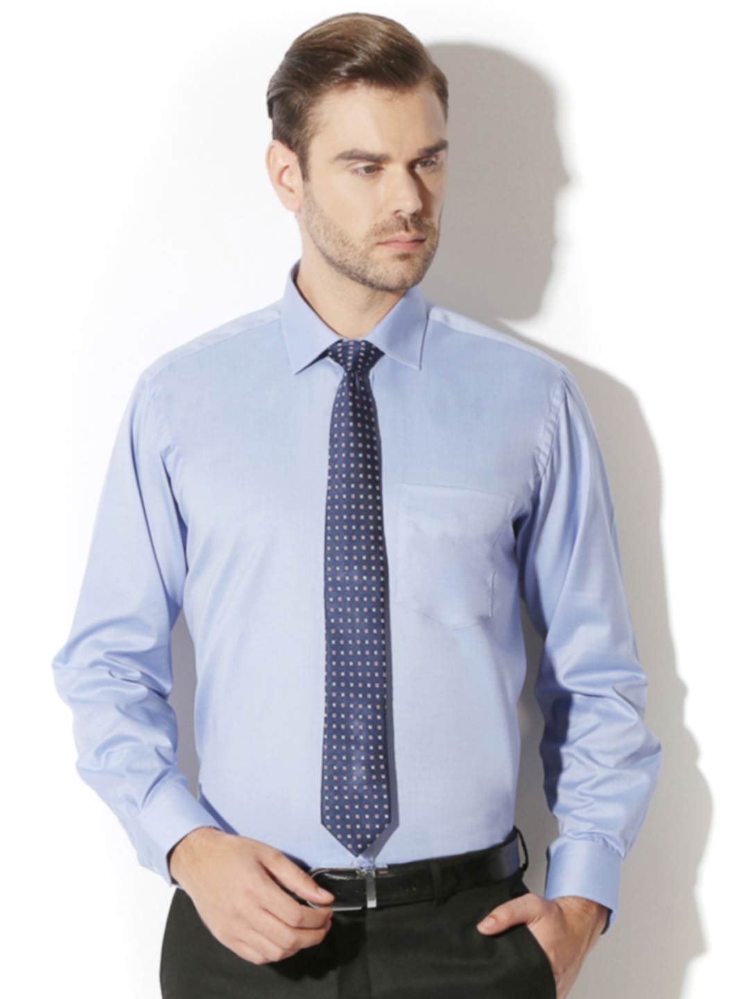 

Van Heusen Men Blue Slim Fit Solid Formal Shirt