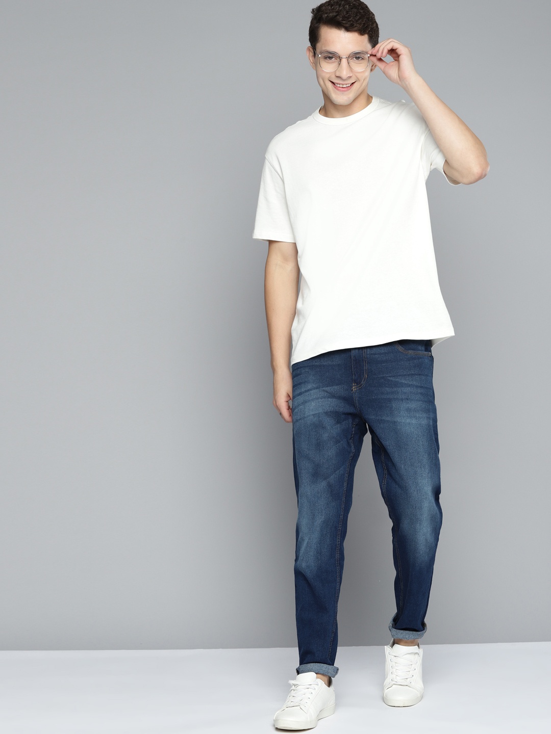 

Mast & Harbour Men Navy Blue Carrot Light Fade Jeans