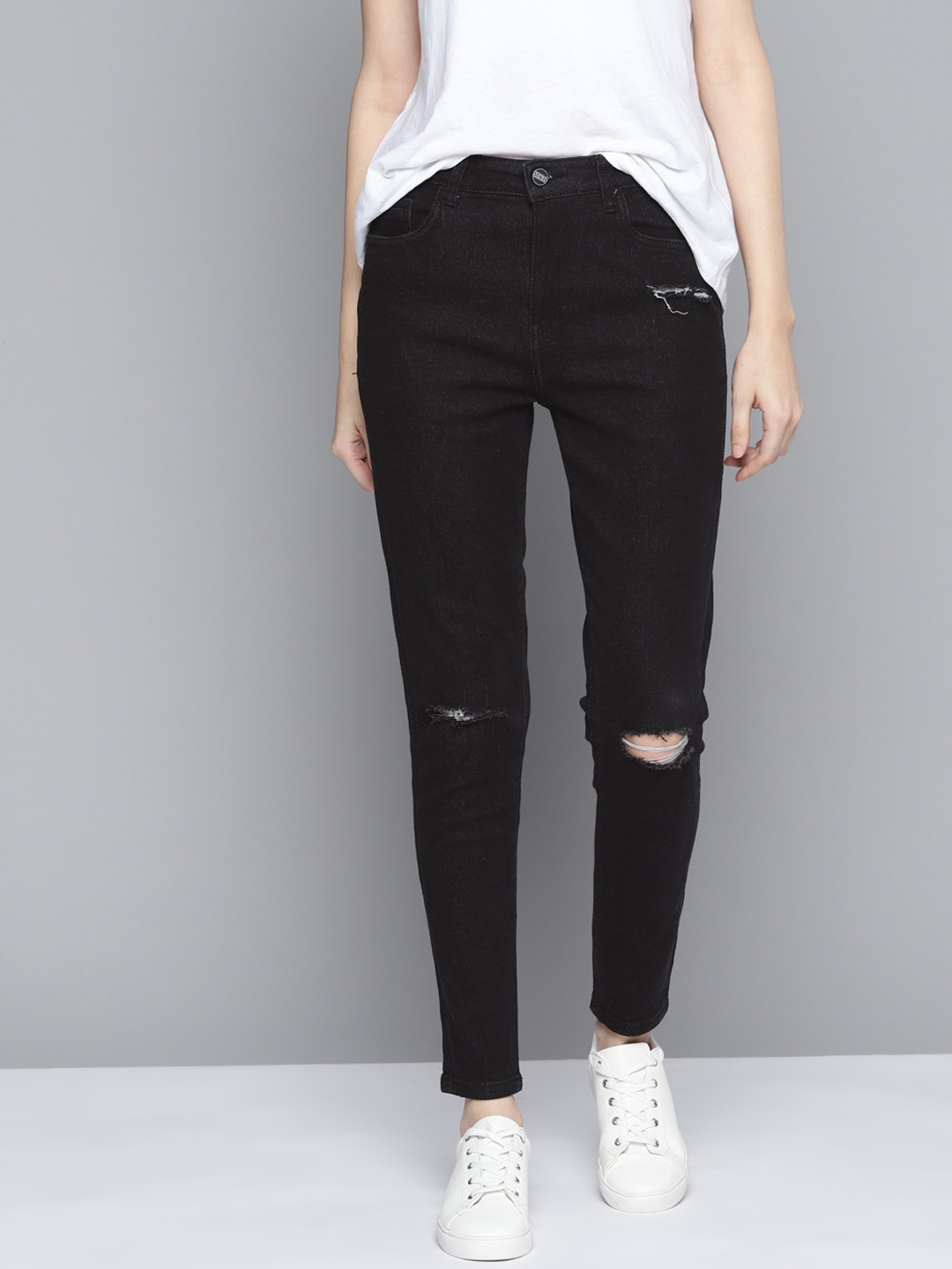 

Mast & Harbour Women Black Skinny Fit Mildly Distressed Stretchable Jeans