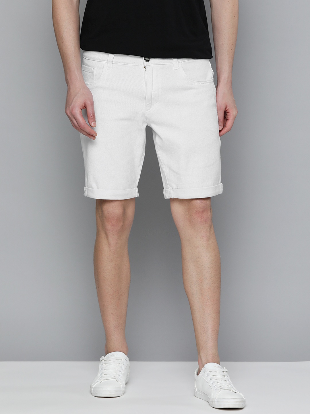 

Mast & Harbour Men White Solid Denim Shorts