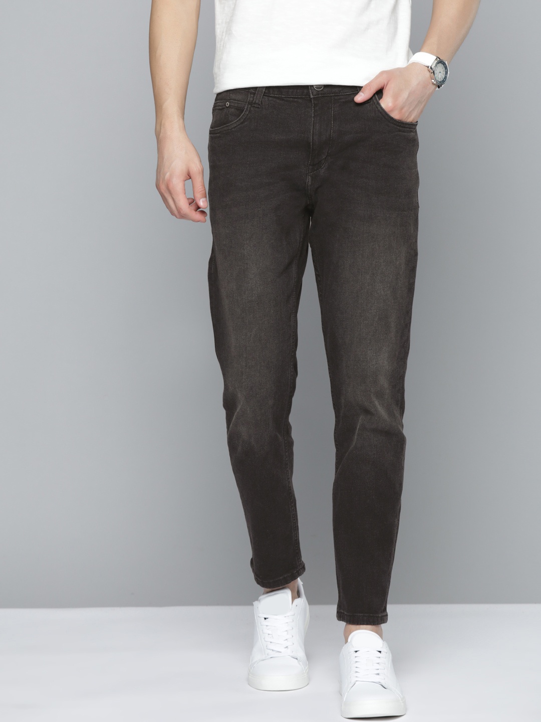 

Mast & Harbour Men Black Slim Tapered Fit Light Fade Stretchable Jeans
