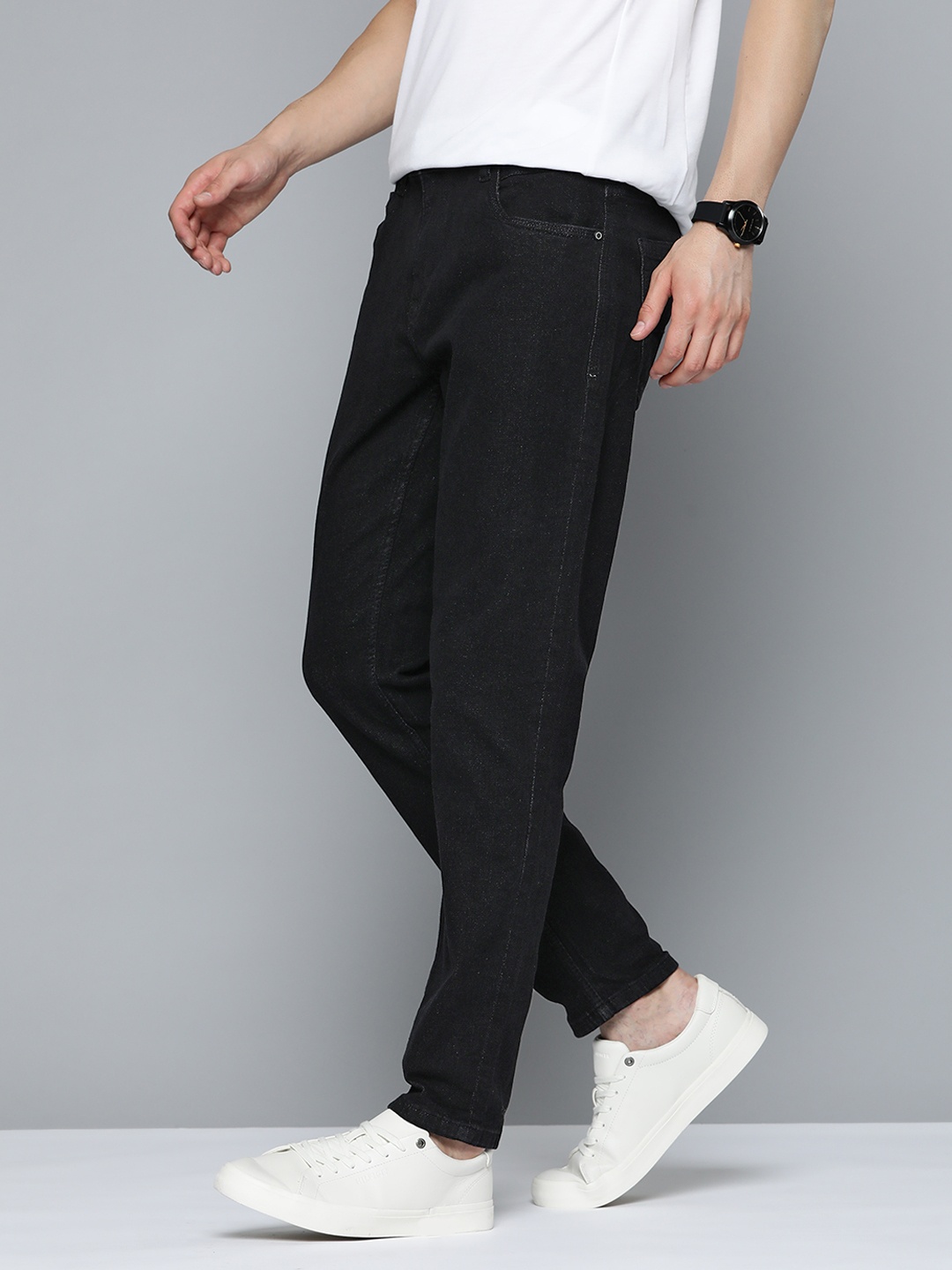 

Mast & Harbour Men Black Carrot Fit Stretchable Jeans