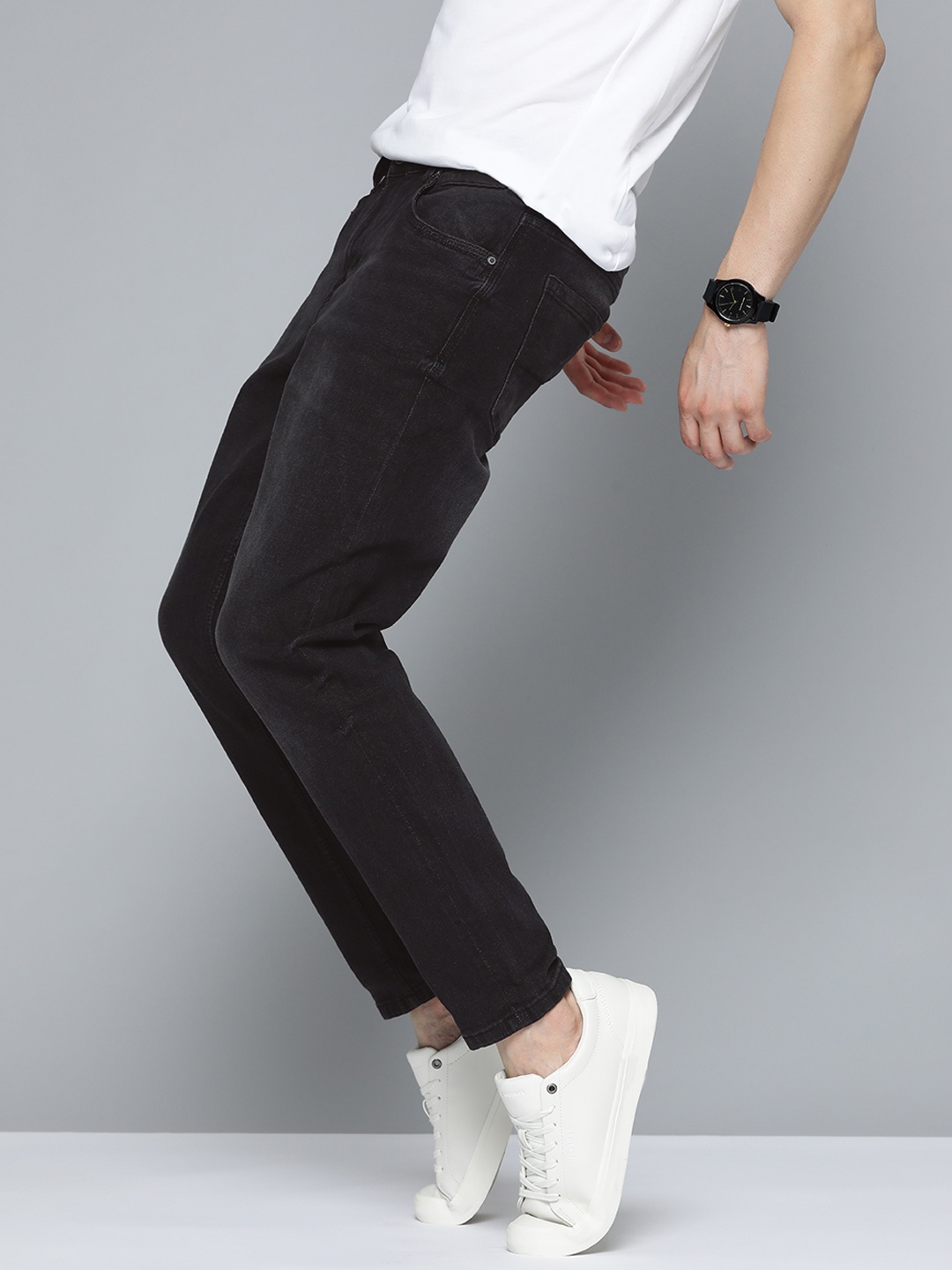 

Mast & Harbour Men Charcoal Grey Carrot FitStretchable Jeans
