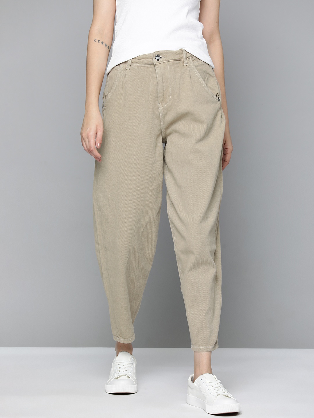

Mast & Harbour Women High-Rise Slouchy Fit Stretchable Jeans, Beige