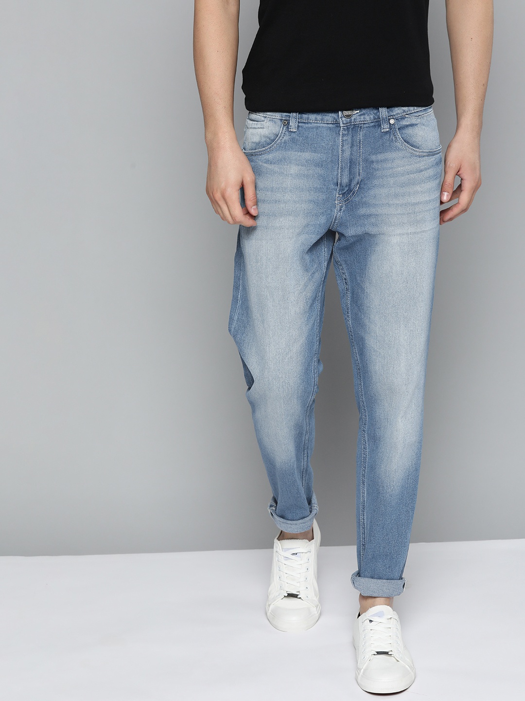 

Mast & Harbour Men Blue Carrot Light Fade Stretchable Jeans