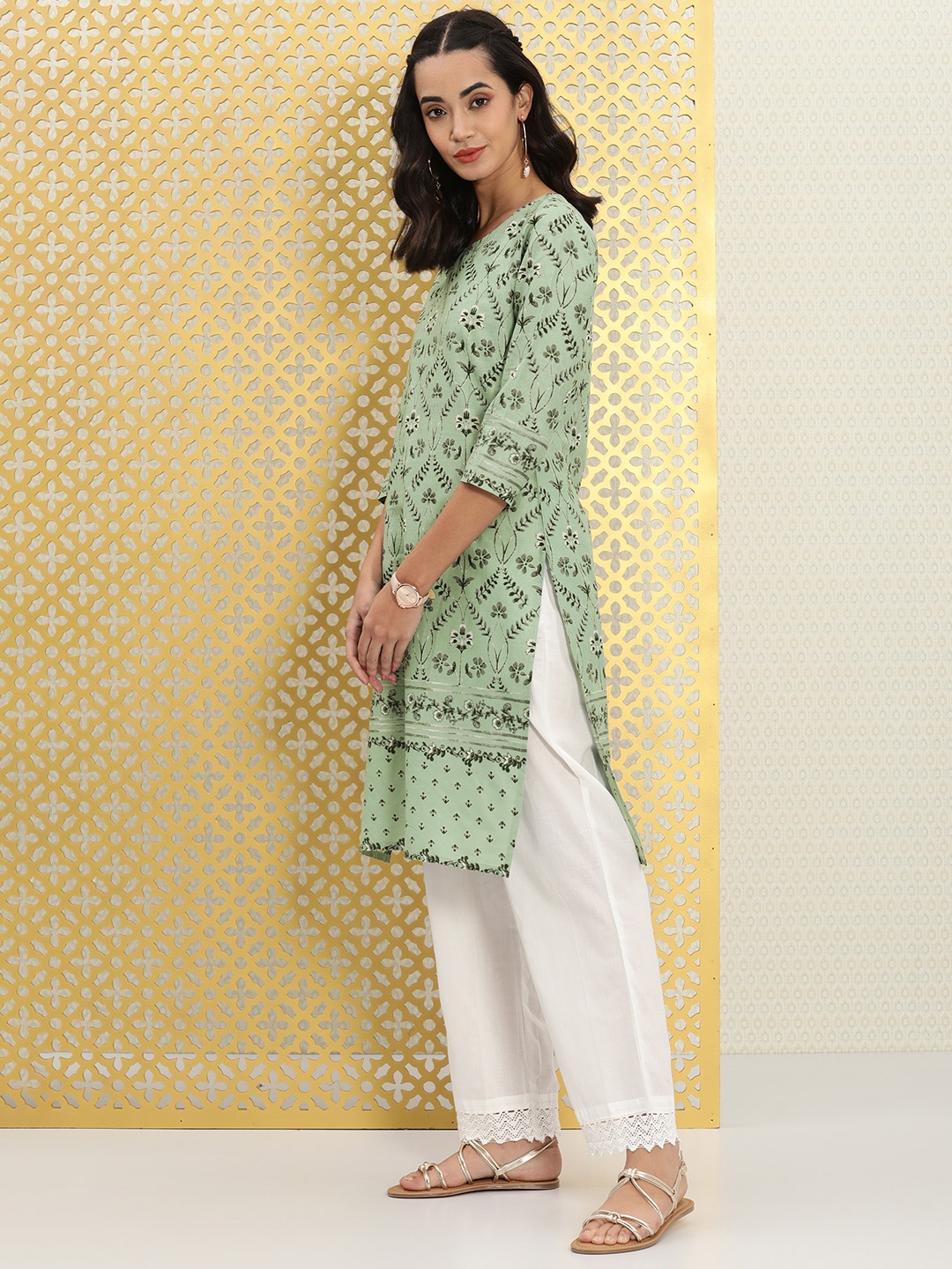 

Ode by House of Pataudi Women Green & Olive Green Floral Printed Pure Cotton Kurta