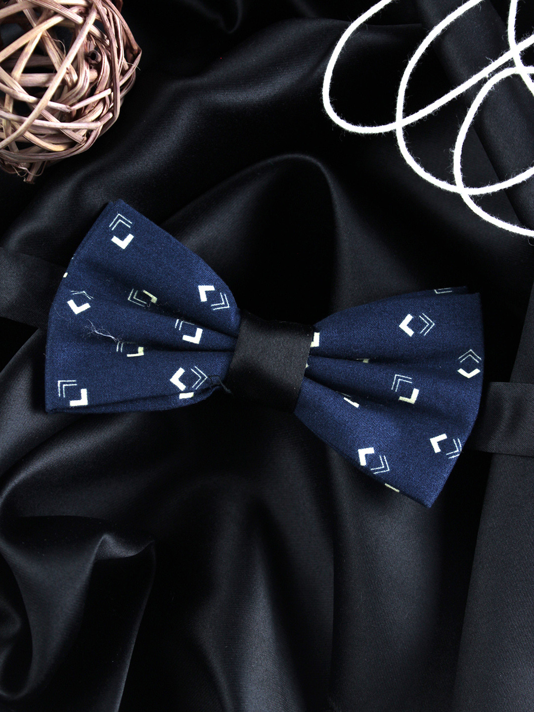 

PELUCHE Men Blue Printed Bow Tie