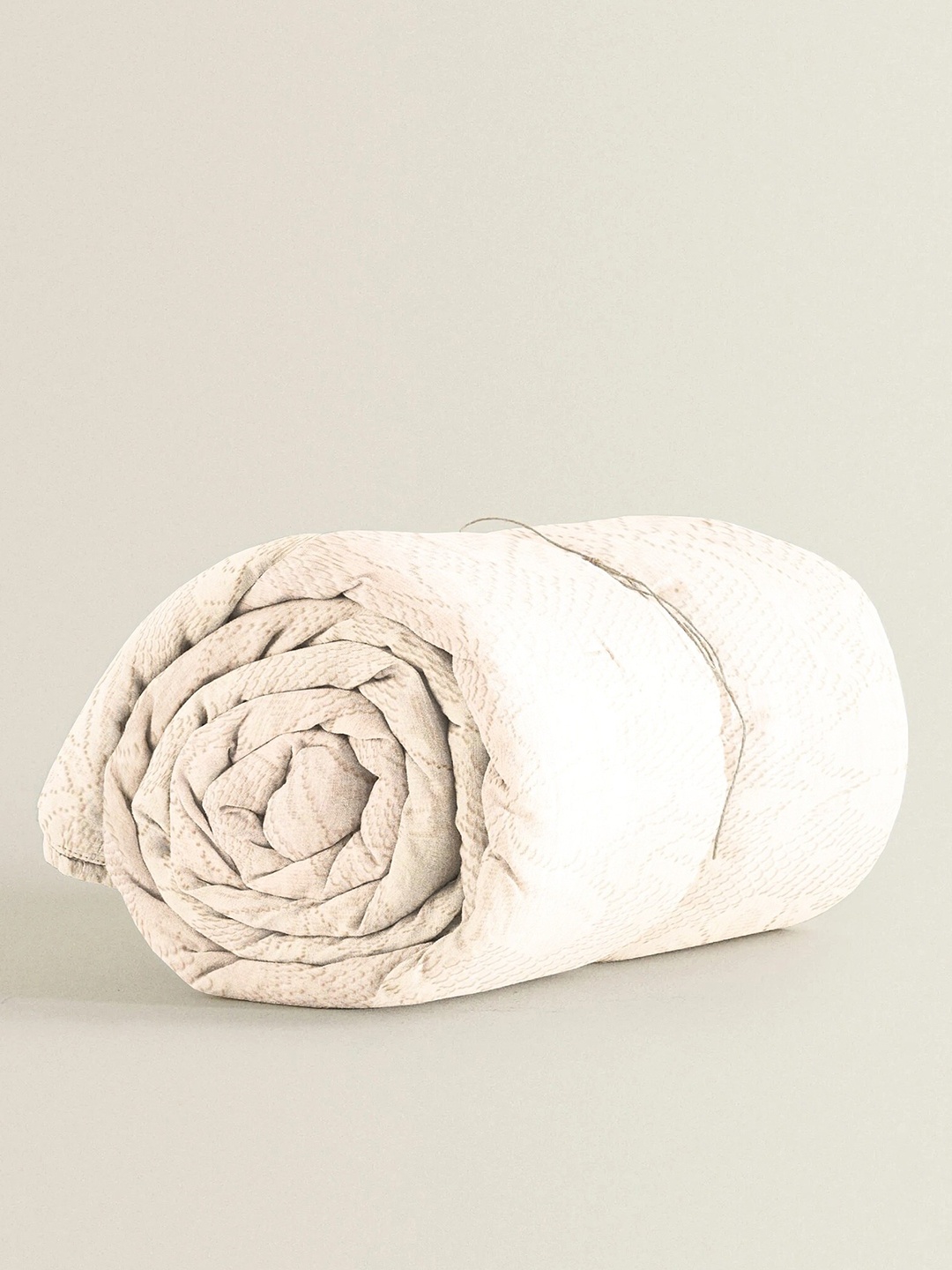 

THE BABY ATELIER Cream-Coloured Floral AC Room 350 GSM Single Bed Blanket