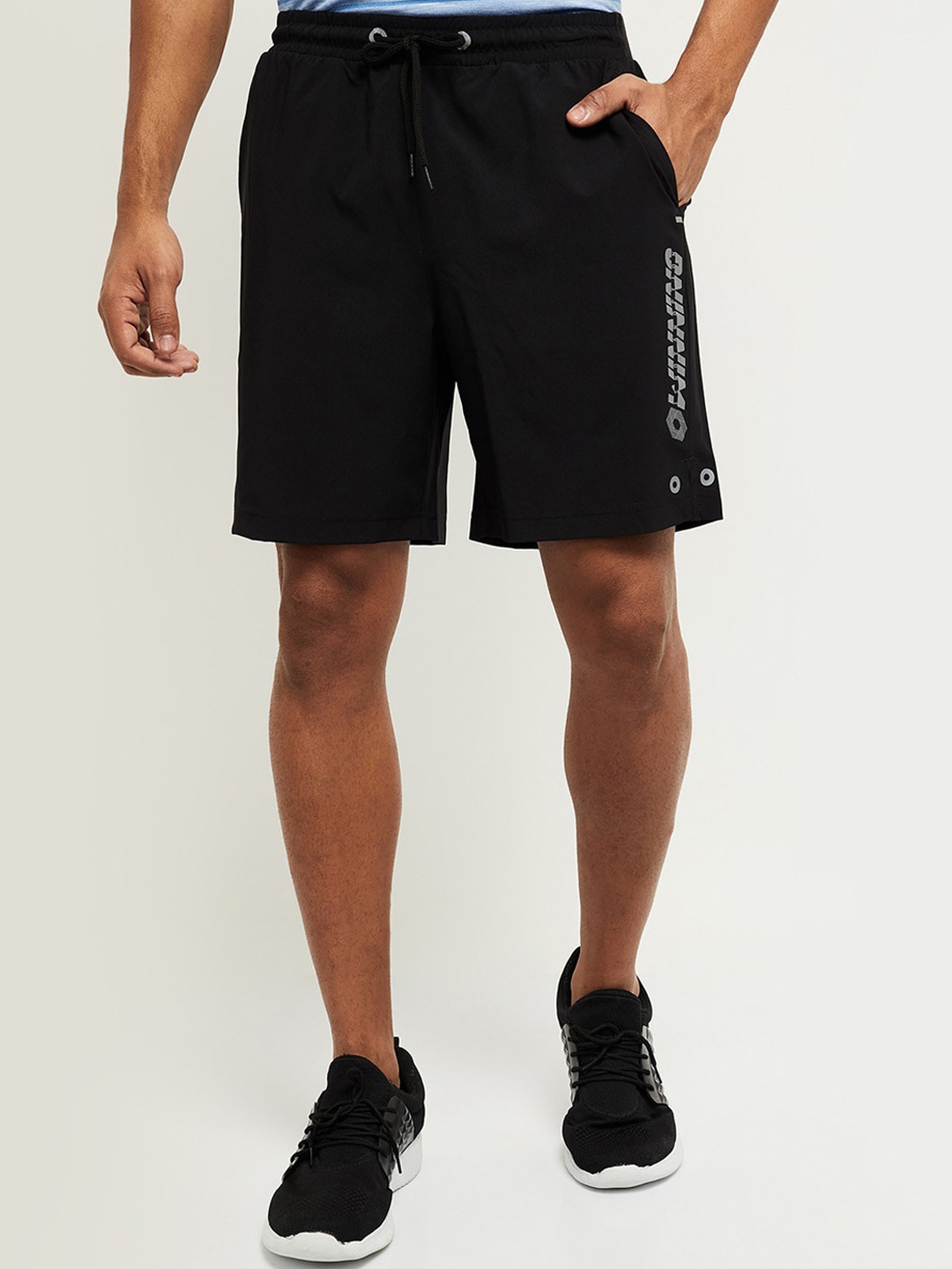 

max Men Black Shorts