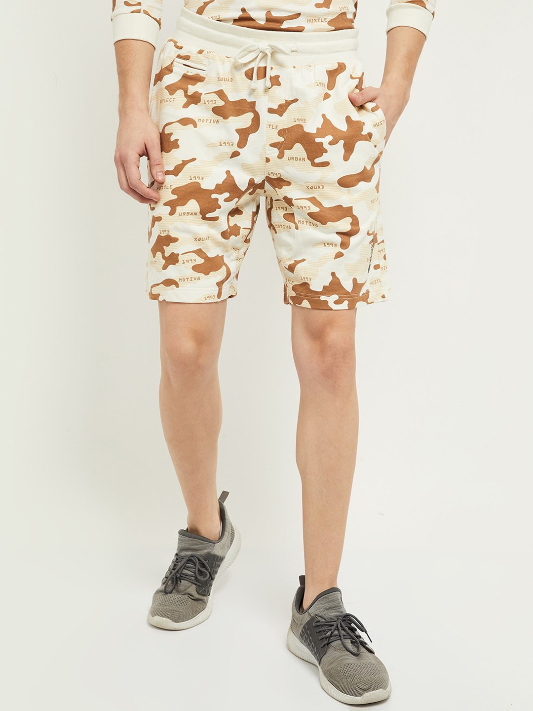

max Men Beige Camouflage Printed Shorts