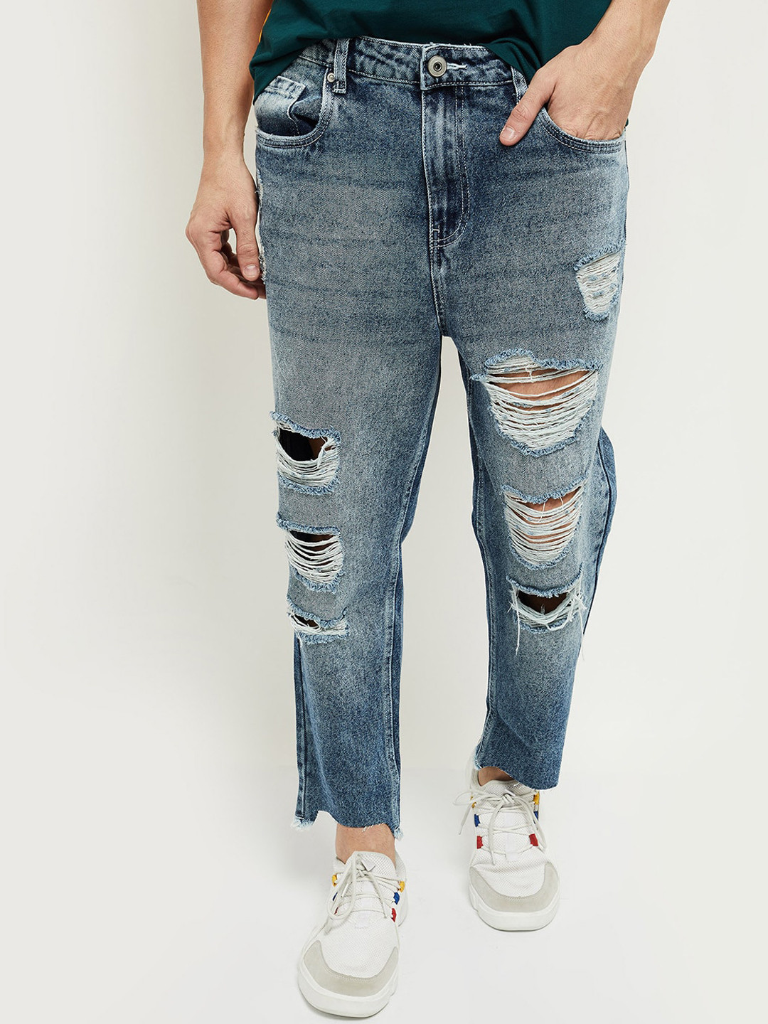 

max Men Blue Highly Distressed Heavy Fade Jeans