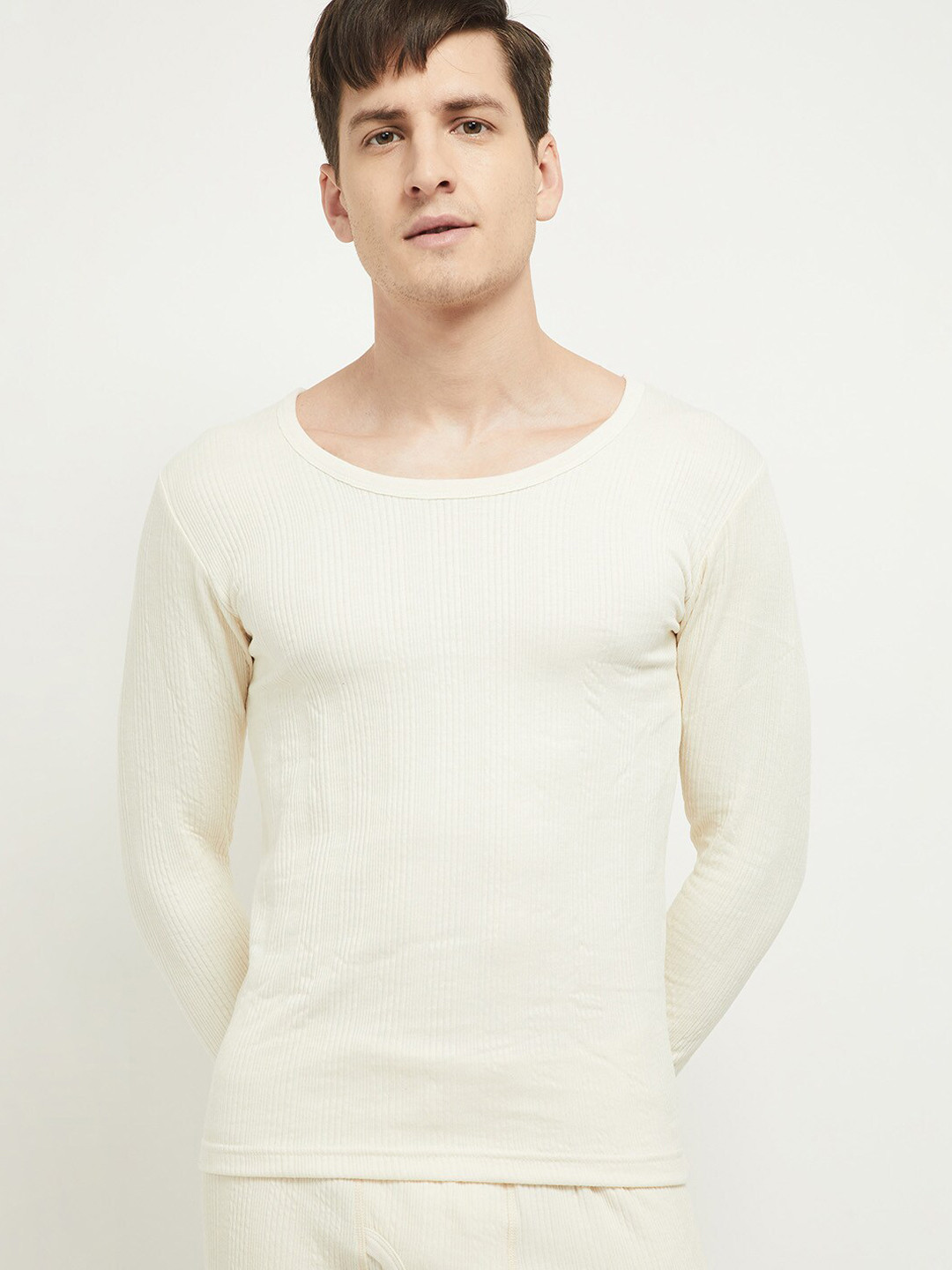 

max Men Off-White Solid Innerwear Vest