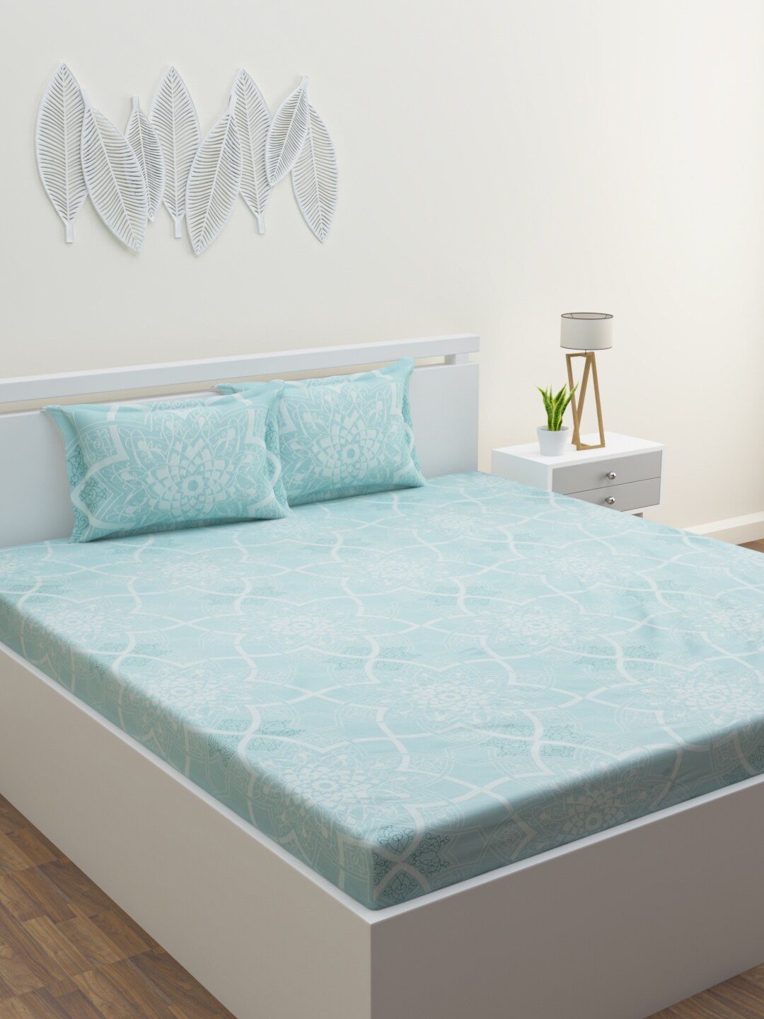 

HAPPY HUES Blue & White Floral Printed 180 TC King Size Bedsheet With 2 Pillow Covers