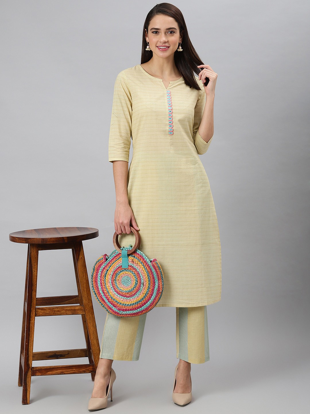 

Khushal K Women Cream-Coloured Screen Printed Kurta with Trousers