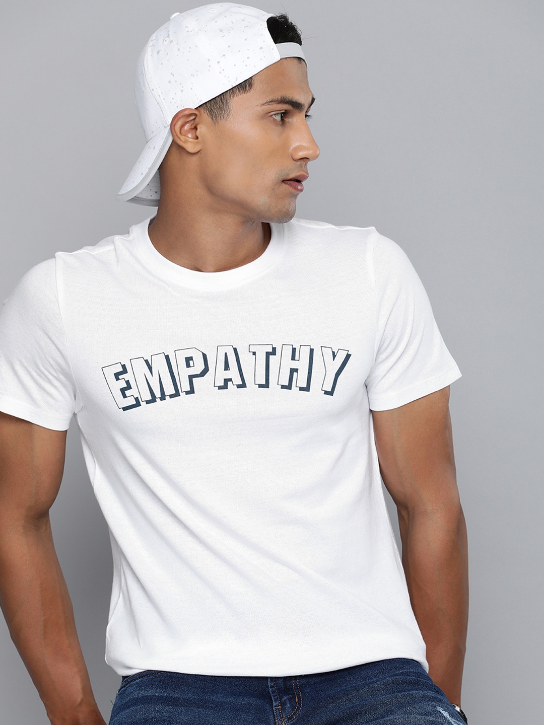 

Harvard Men White & Blue Typography Printed Slim Fit Casual T-shirt