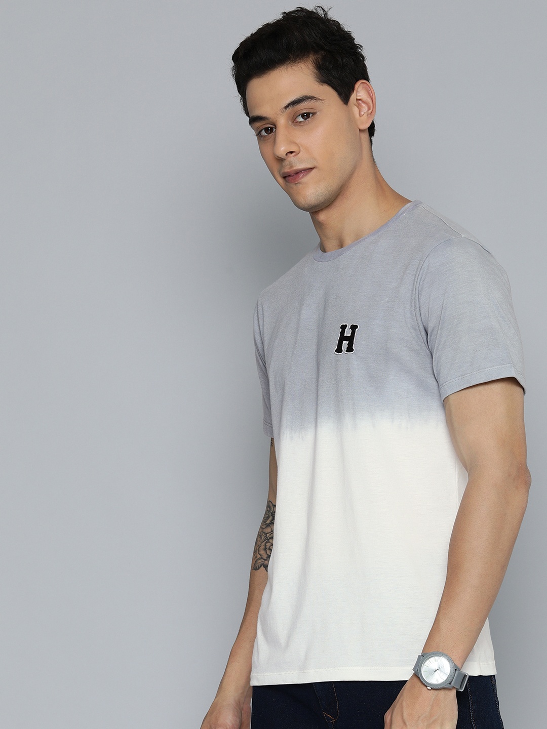 

Harvard Men Grey & White Colourblocked Pure Cotton Casual T-shirt