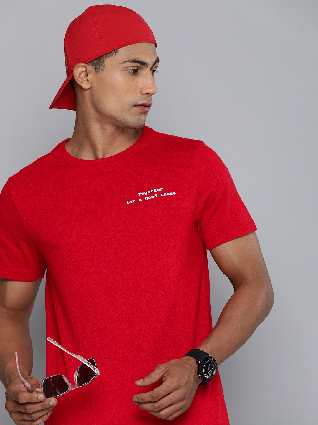 

Harvard Men Red & White Typography Printed Slim Fit Casual T-shirt