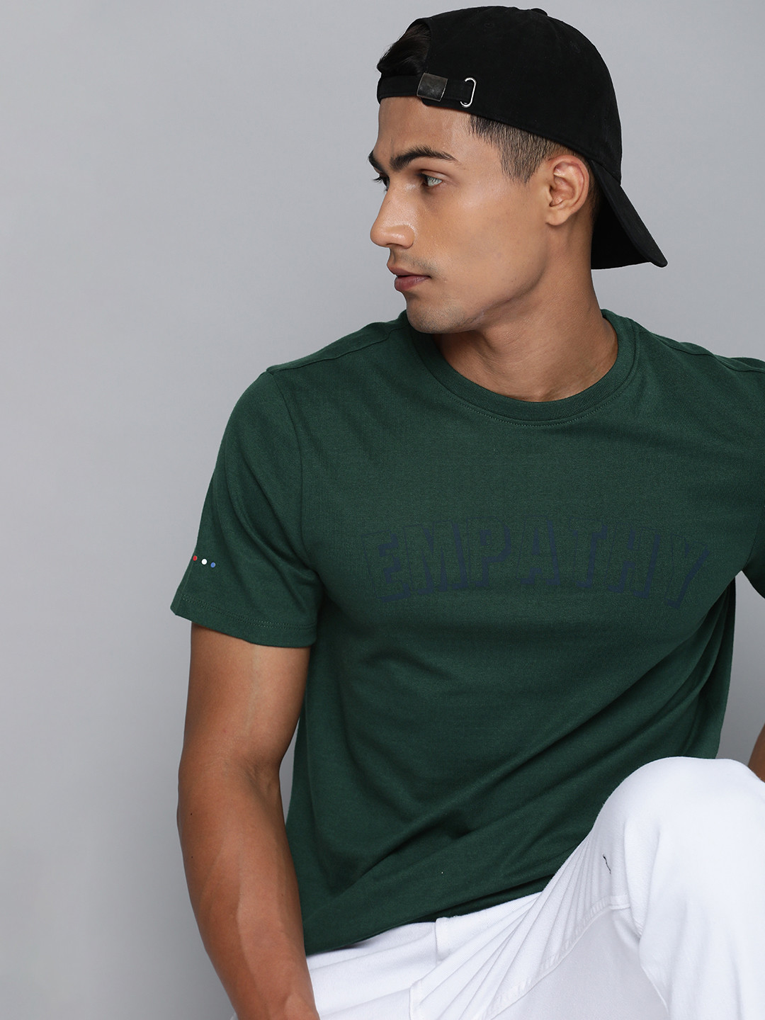 

Harvard Men Green & Black Typography Printed Slim Fit Casual T-shirt