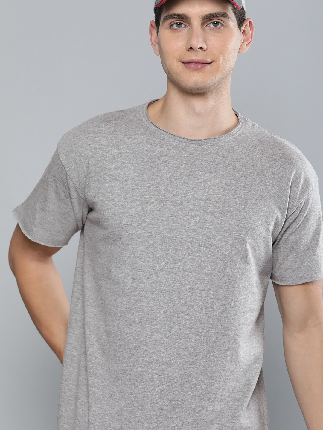 

Harvard Men Grey SOlid Round Neck Pure Cotton T-shirt