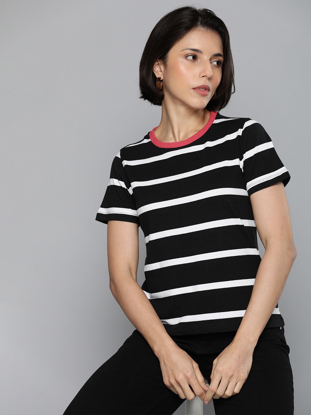 

Harvard Women Black & White Striped Pure Cotton T-shirt