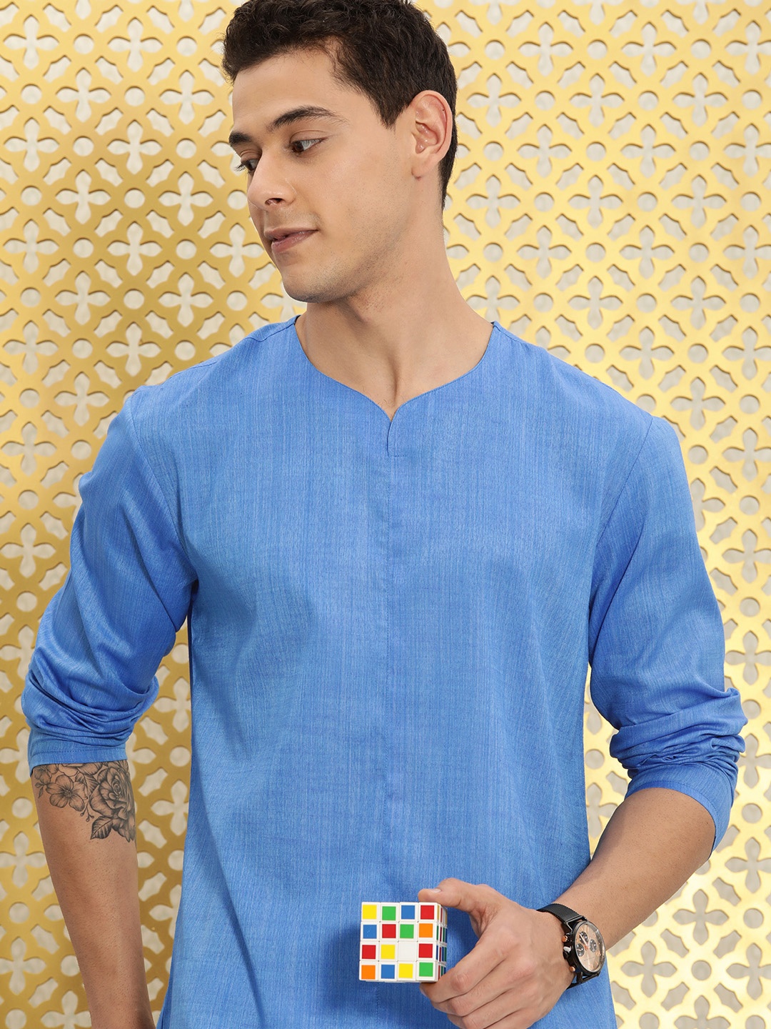 

Ode by House of Pataudi Men Blue Solid Rozana Kurta