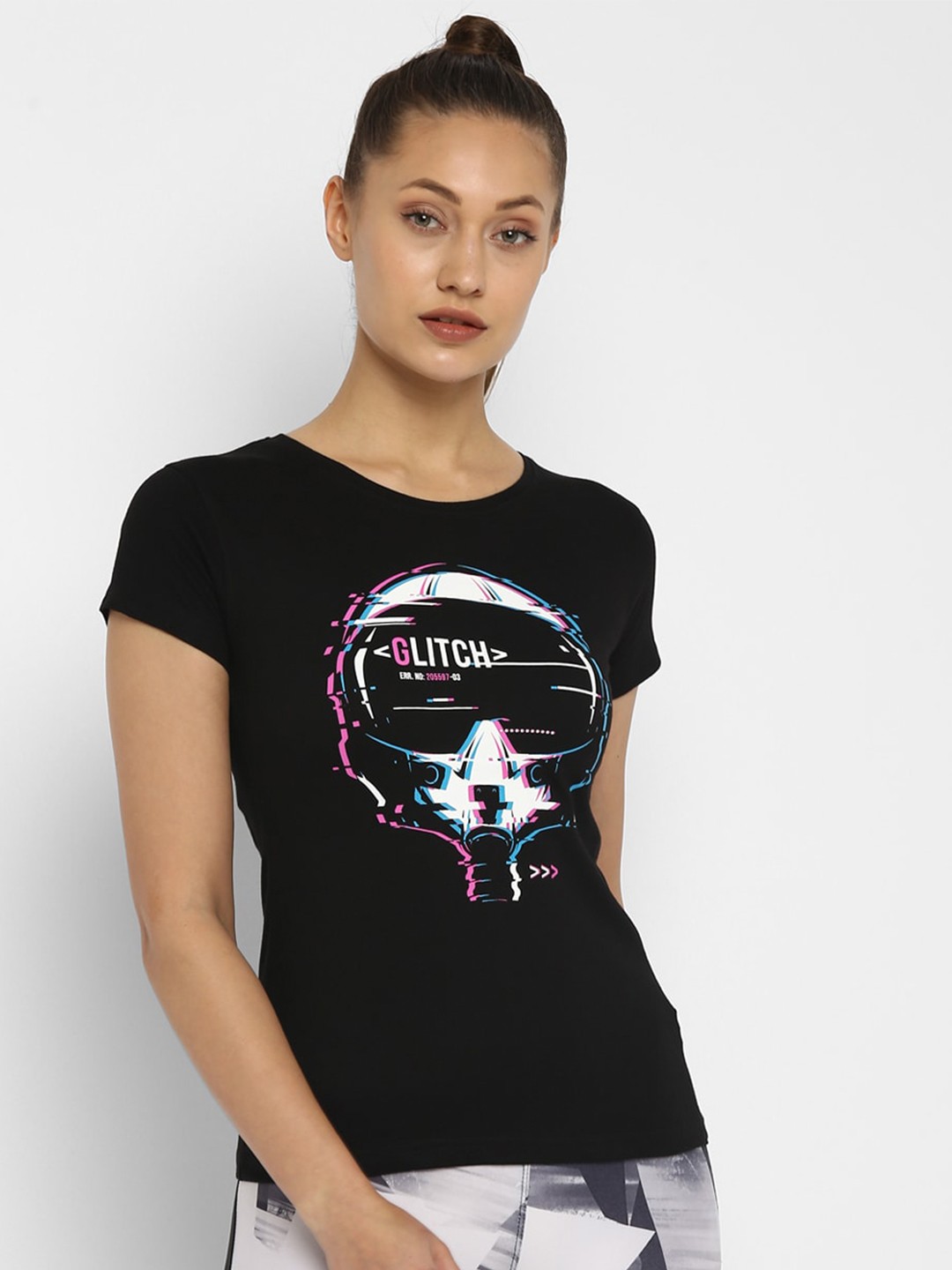 

appulse Women Black Printed Slim Fit Running T-shirt