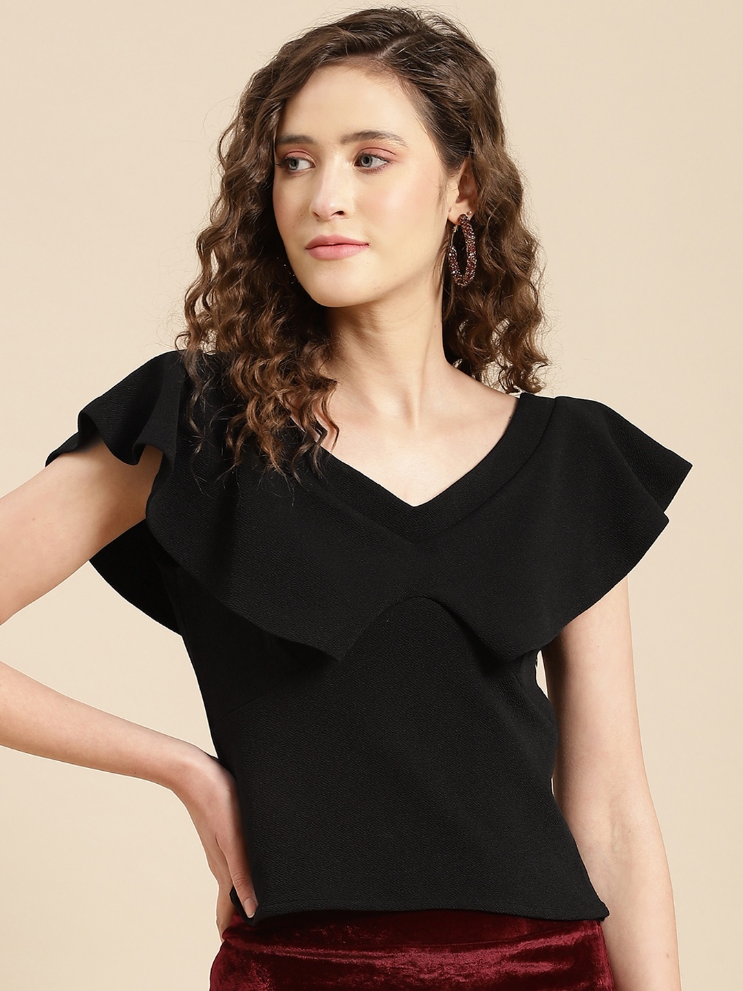 

WoowZerz Black Solid Crop Top