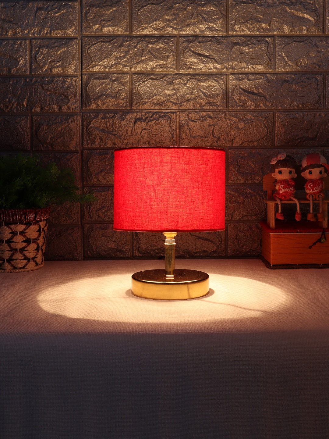 

Devansh Red & Gold Toned Metal Table Lamp with Cotton Shade