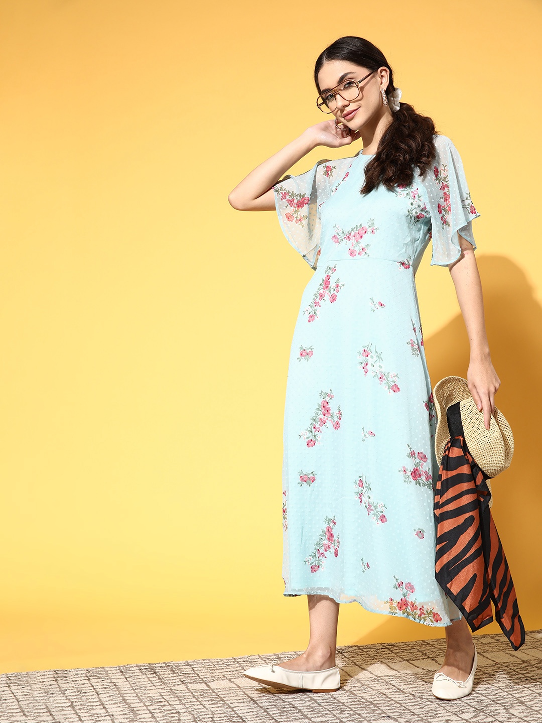 

Mast & Harbour Women Stylish Blue Floral Vacay Attire