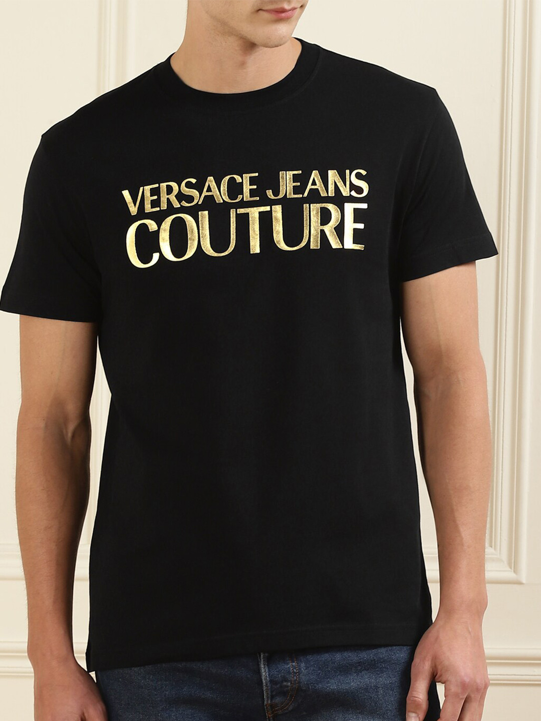 

Versace Jeans Couture Men Black & Gold-Toned Brand Name Printed Cotton T-shirt