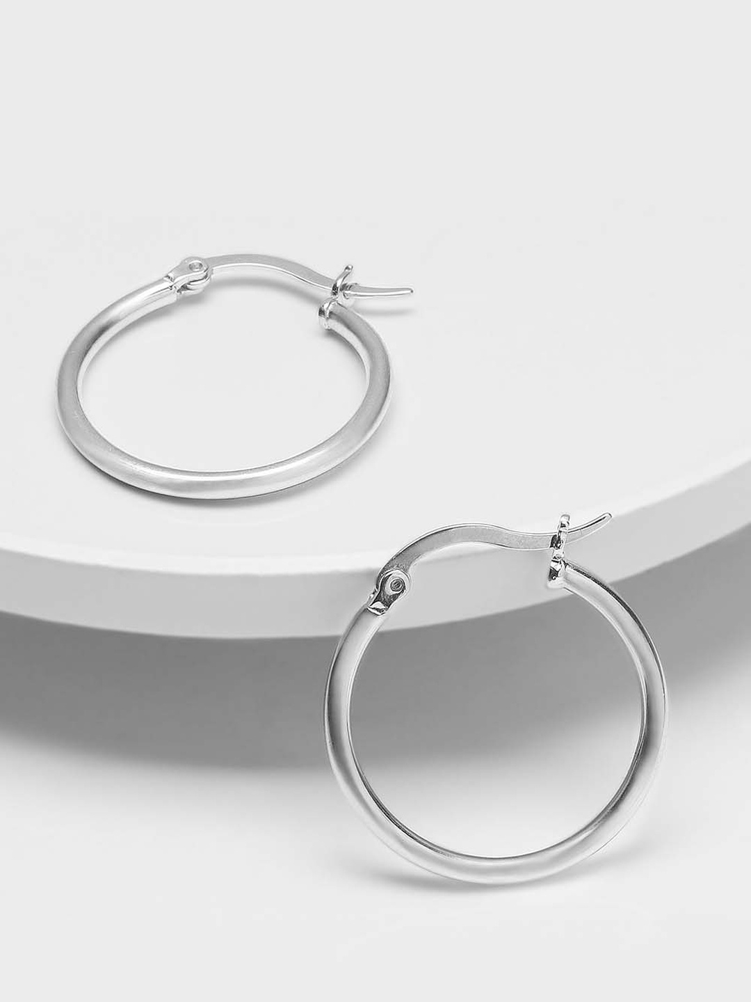 

GIVA 925 Sterling Silver Rhodium Plated Sturdy Hoop Earrings