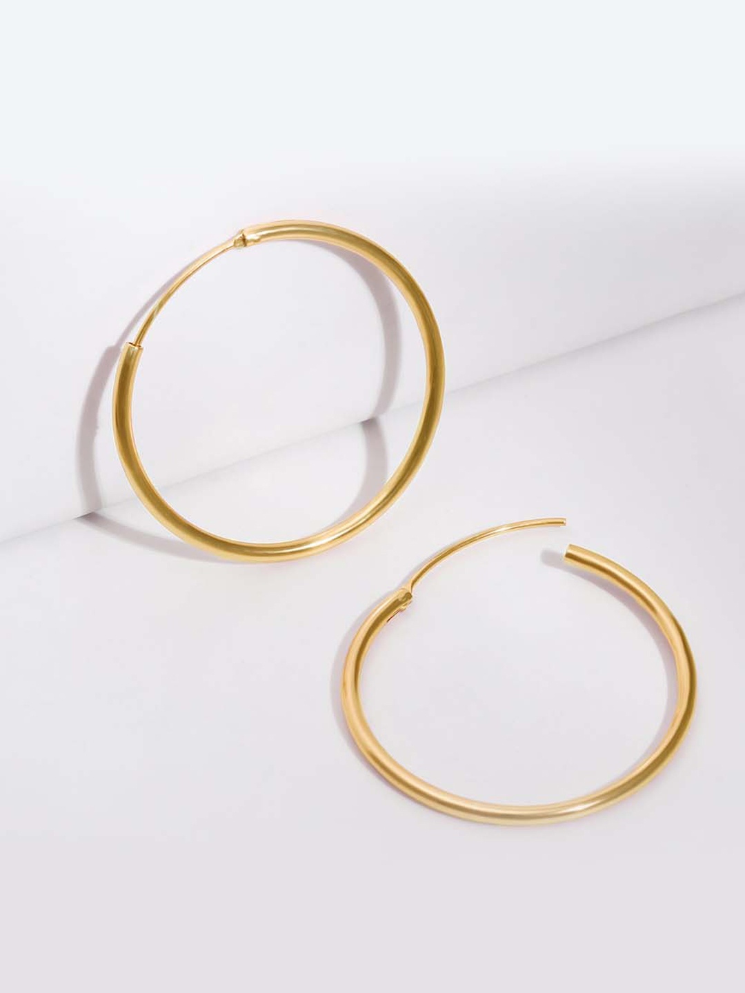 

GIVA 925 Sterling Silver 18k Gold Plated Classic Hoop Earrings