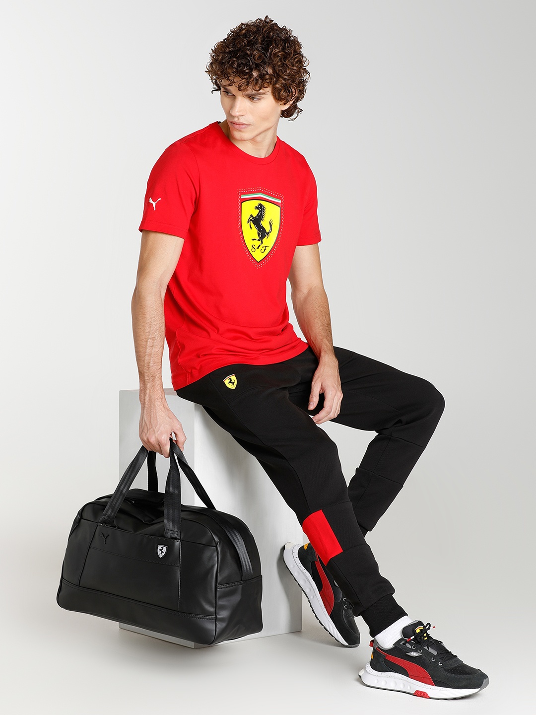 

PUMA Motorsport Unisex Ferrari Weekender Bag, Black