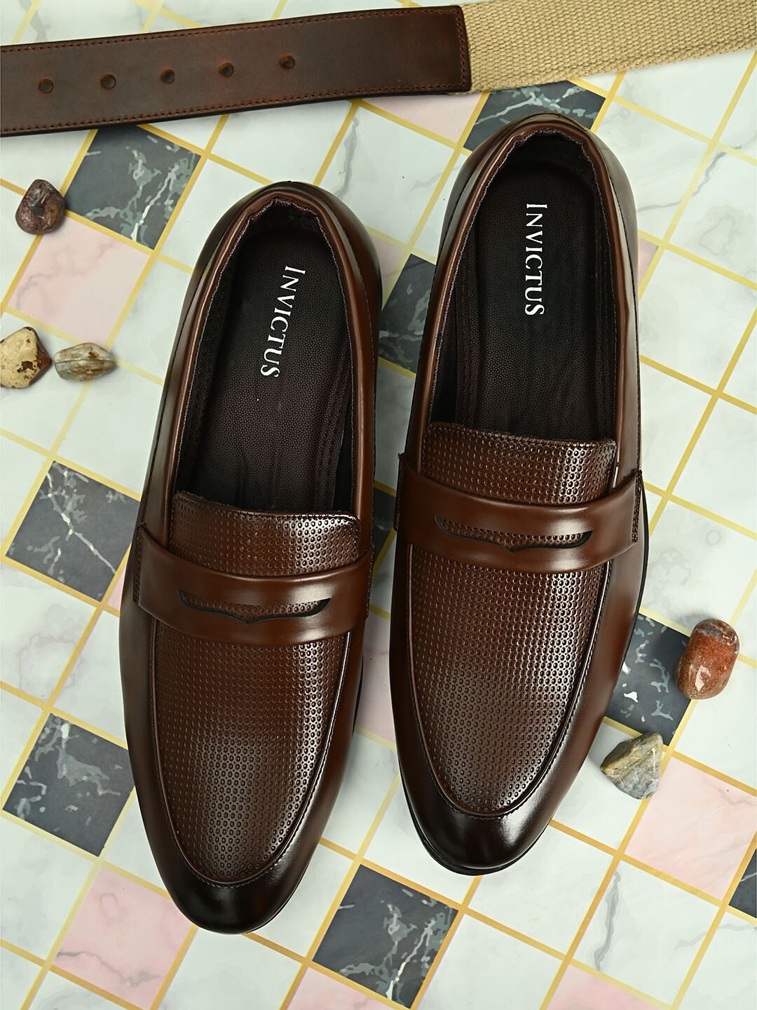 

INVICTUS Men Brown Solid Formal Shoes