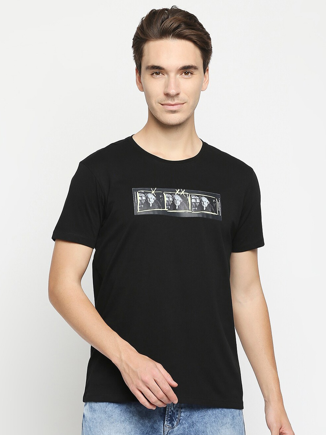 

SPYKAR Men Black Typography Printed Slim Fit T-shirt