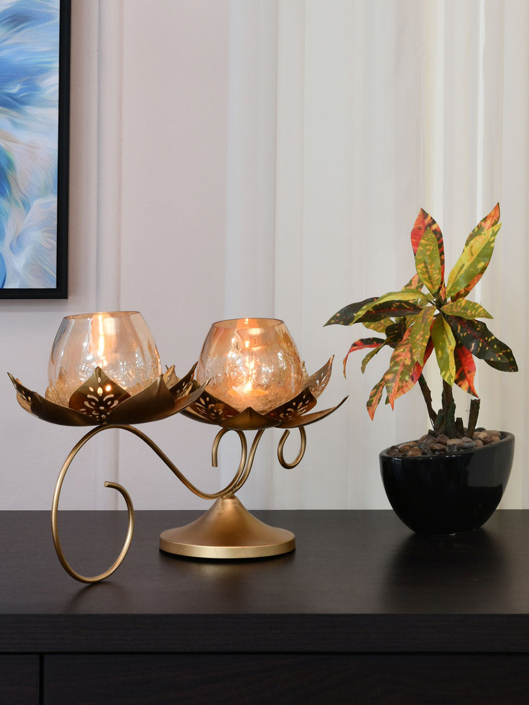 

Athome by Nilkamal Gold-Toned Lotus Loop Candle Stand
