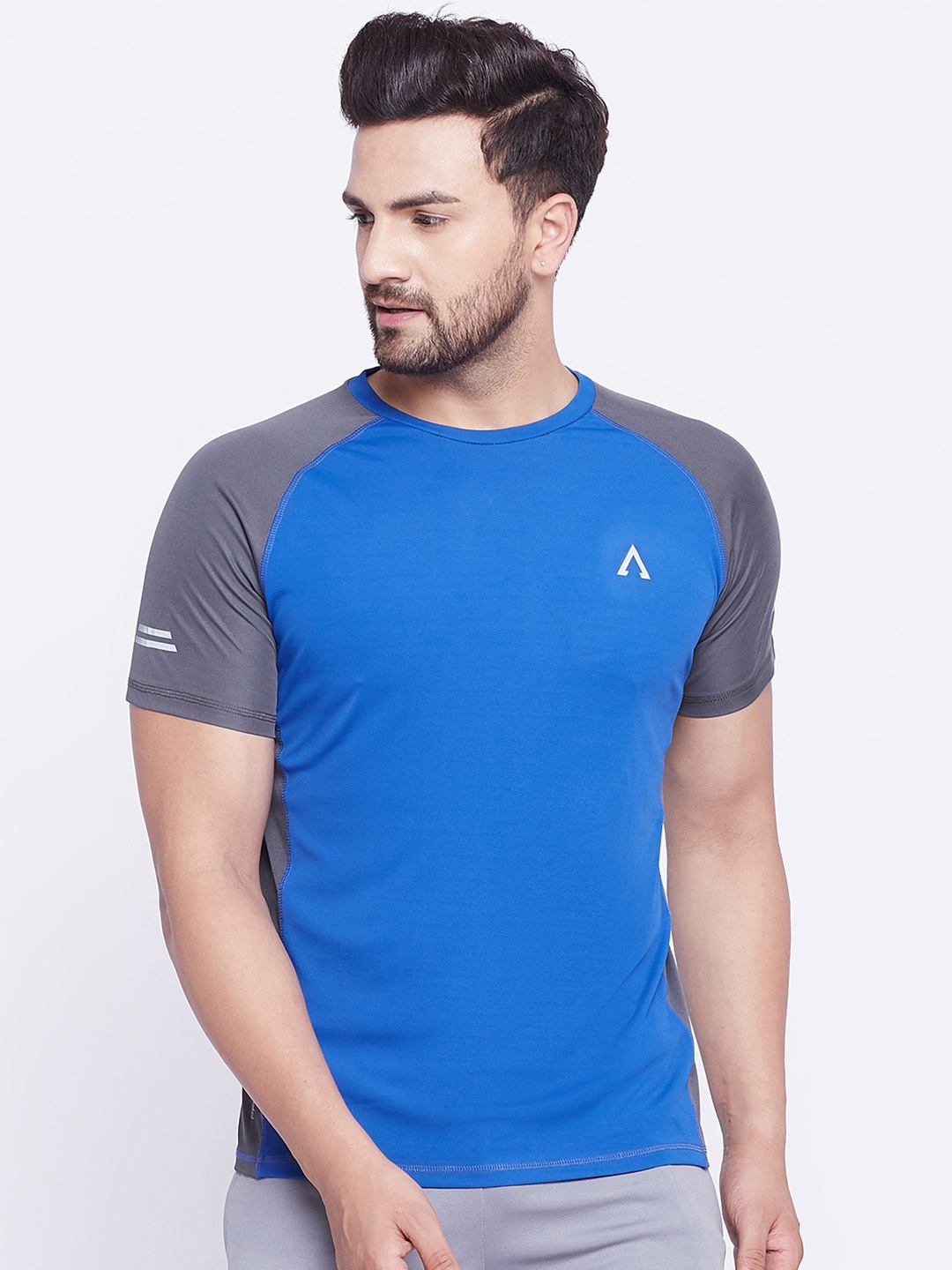 

AUSTIEX Men Blue & Grey Colourblocked Raglan Sleeves Slim Fit Running T-shirt