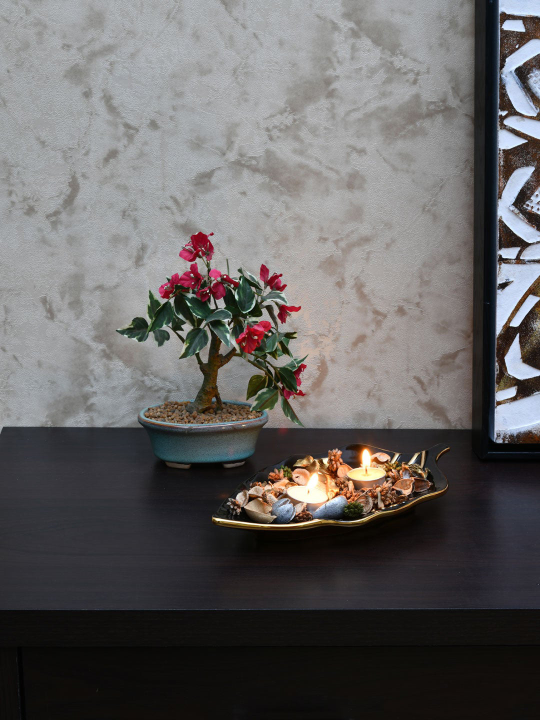 

Athome by Nilkamal Black & Gold-Toned Gingko Leaf Platter