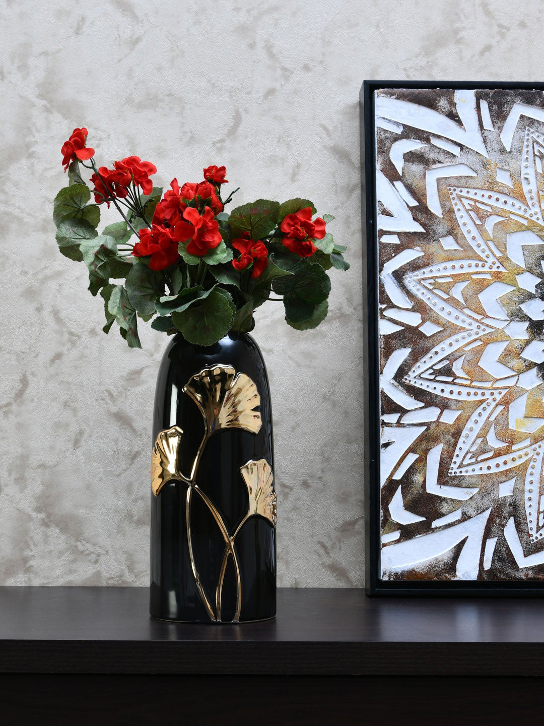 

Athome by Nilkamal Black & Gold-Coloured Floral Ceramic Vase