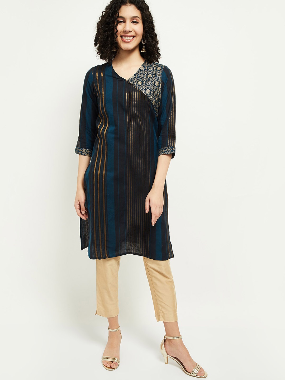 

max Women Blue Geometric Yoke Design Thread Work Kurta