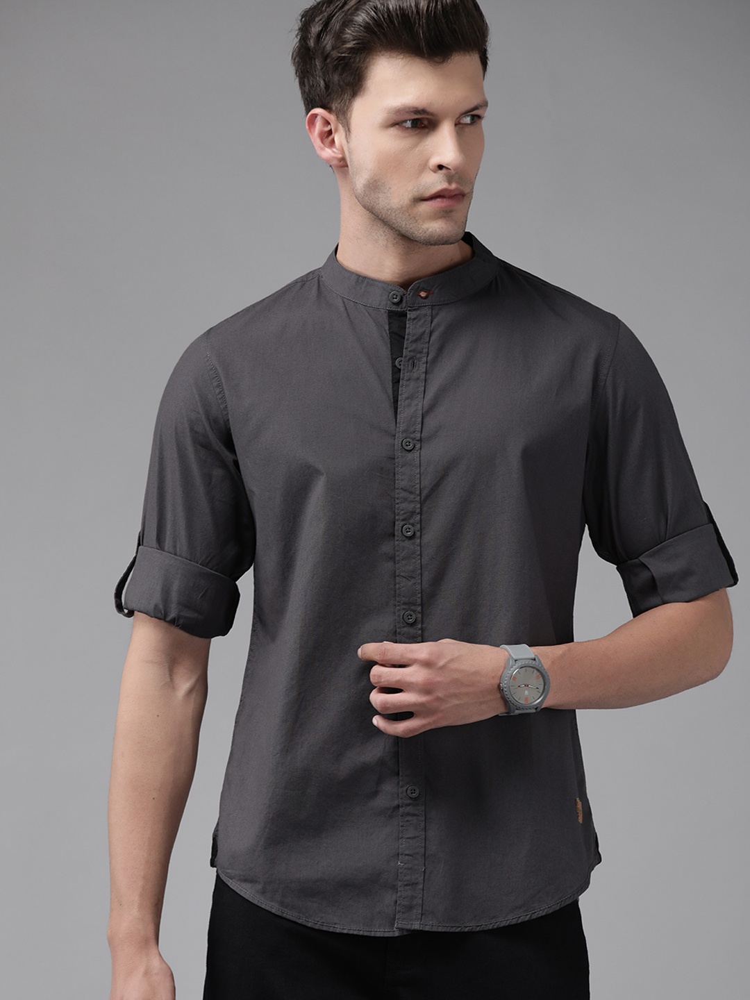 

Roadster Men Charcoal Grey Pure Cotton Solid Casual Shirt