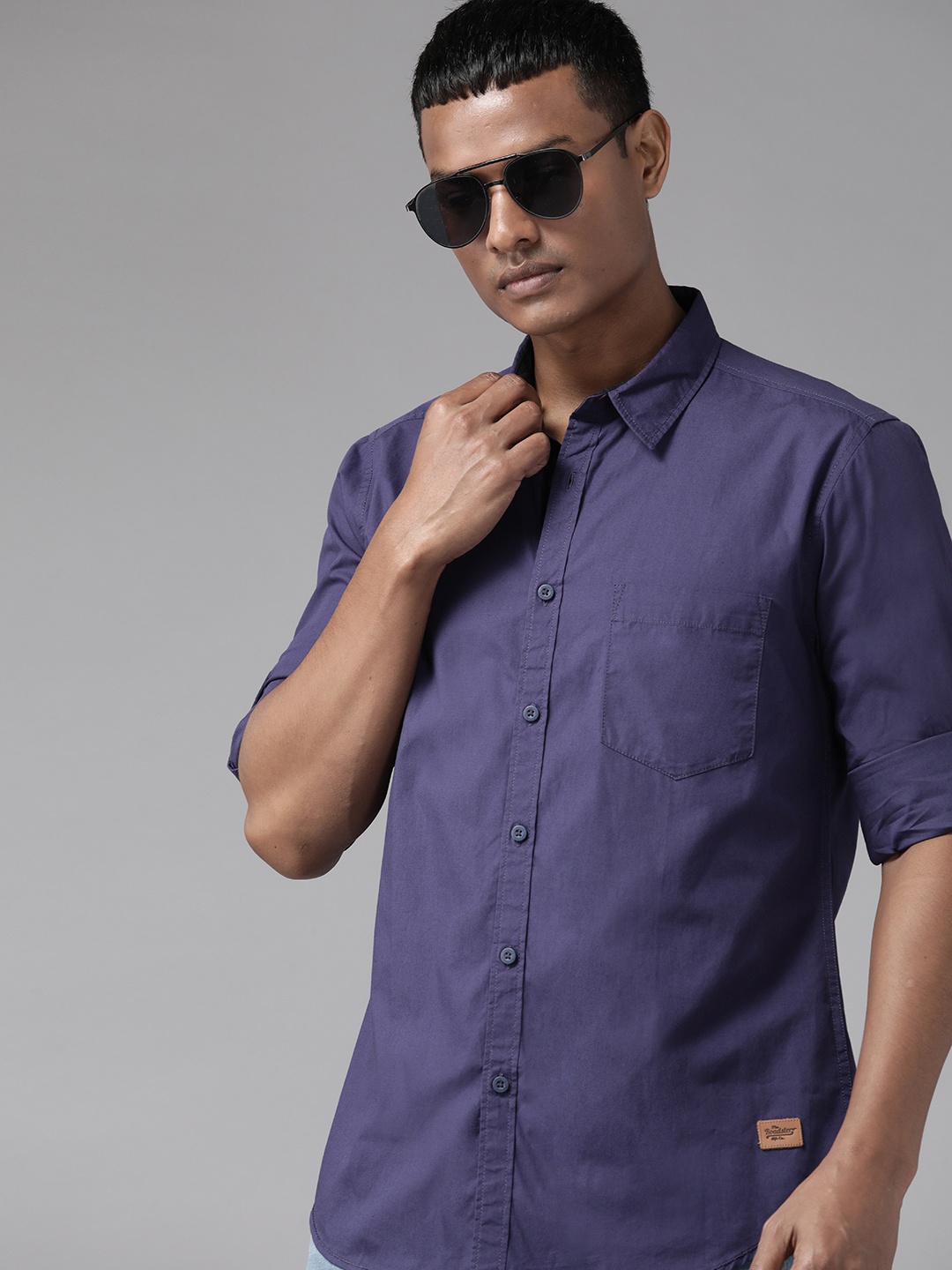 

The Roadster Lifestyle Co. Men Purple Pure Cotton Solid Casual Shirt