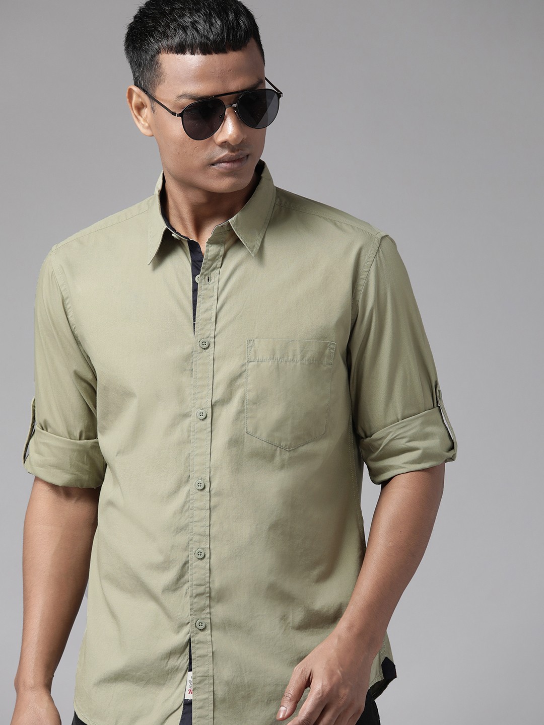 

The Roadster Lifestyle Co. Men Olive Green Pure Cotton Solid Casual Shirt