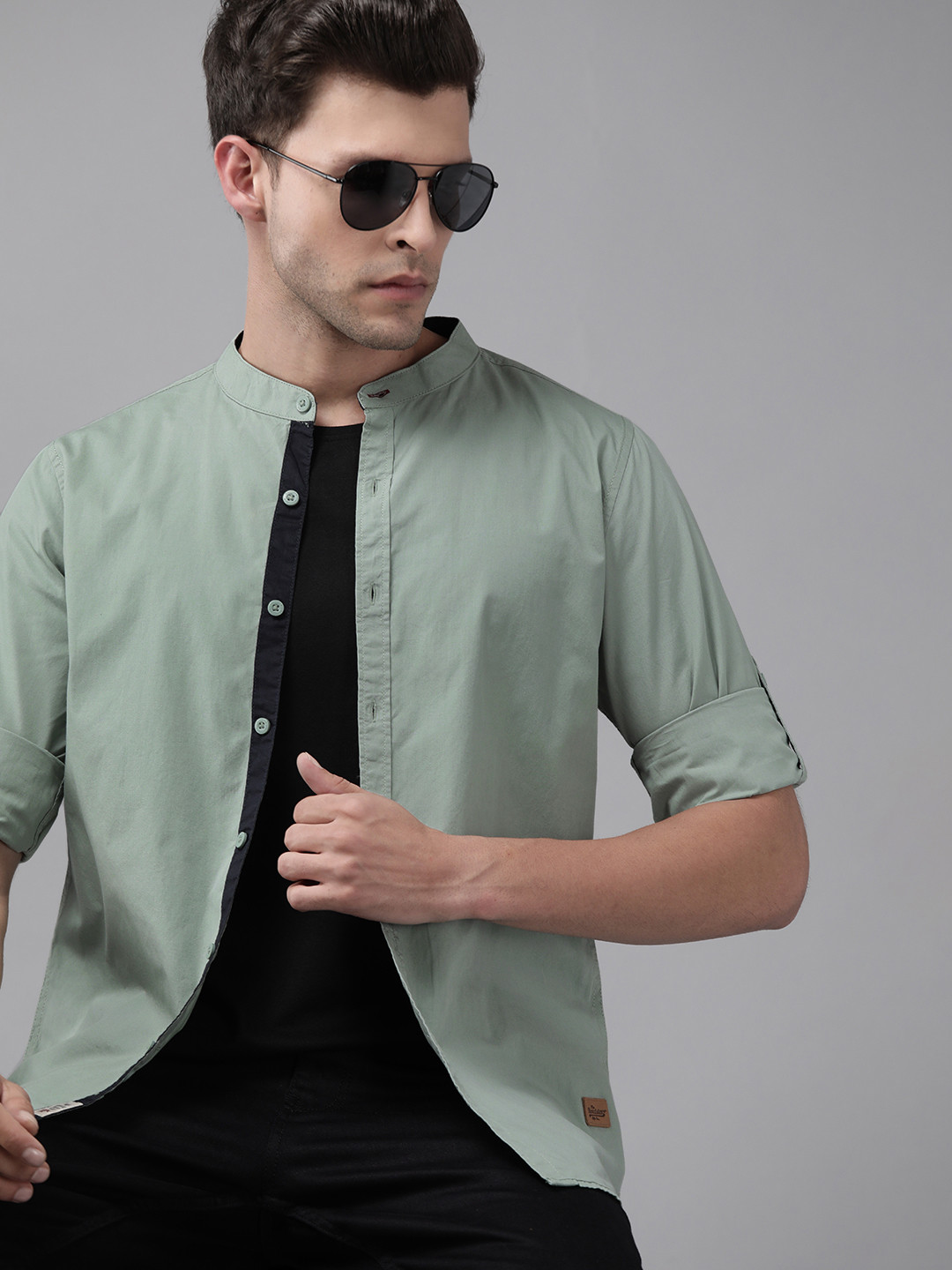 

Roadster Men Green Pure Cotton Solid Casual Shirt