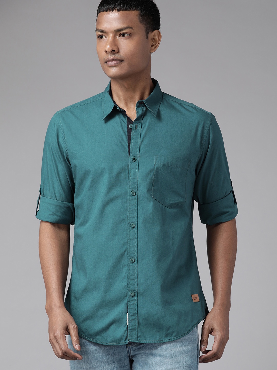 

The Roadster Lifestyle Co. Men Teal Blue Pure Cotton Solid Casual Shirt