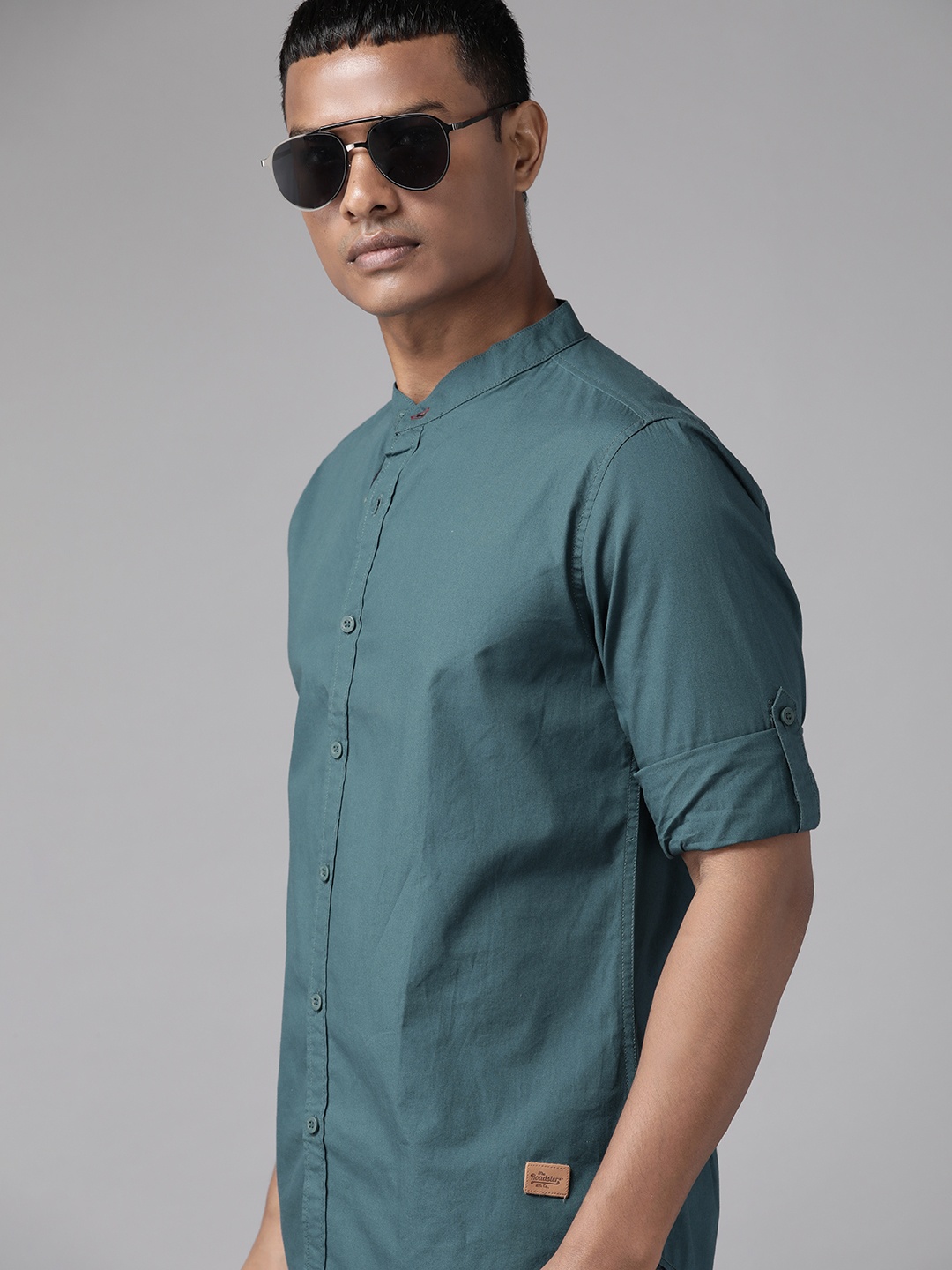 

Roadster Men Teal Green Pure Cotton Roll-Up Sleeves Casual Shirt