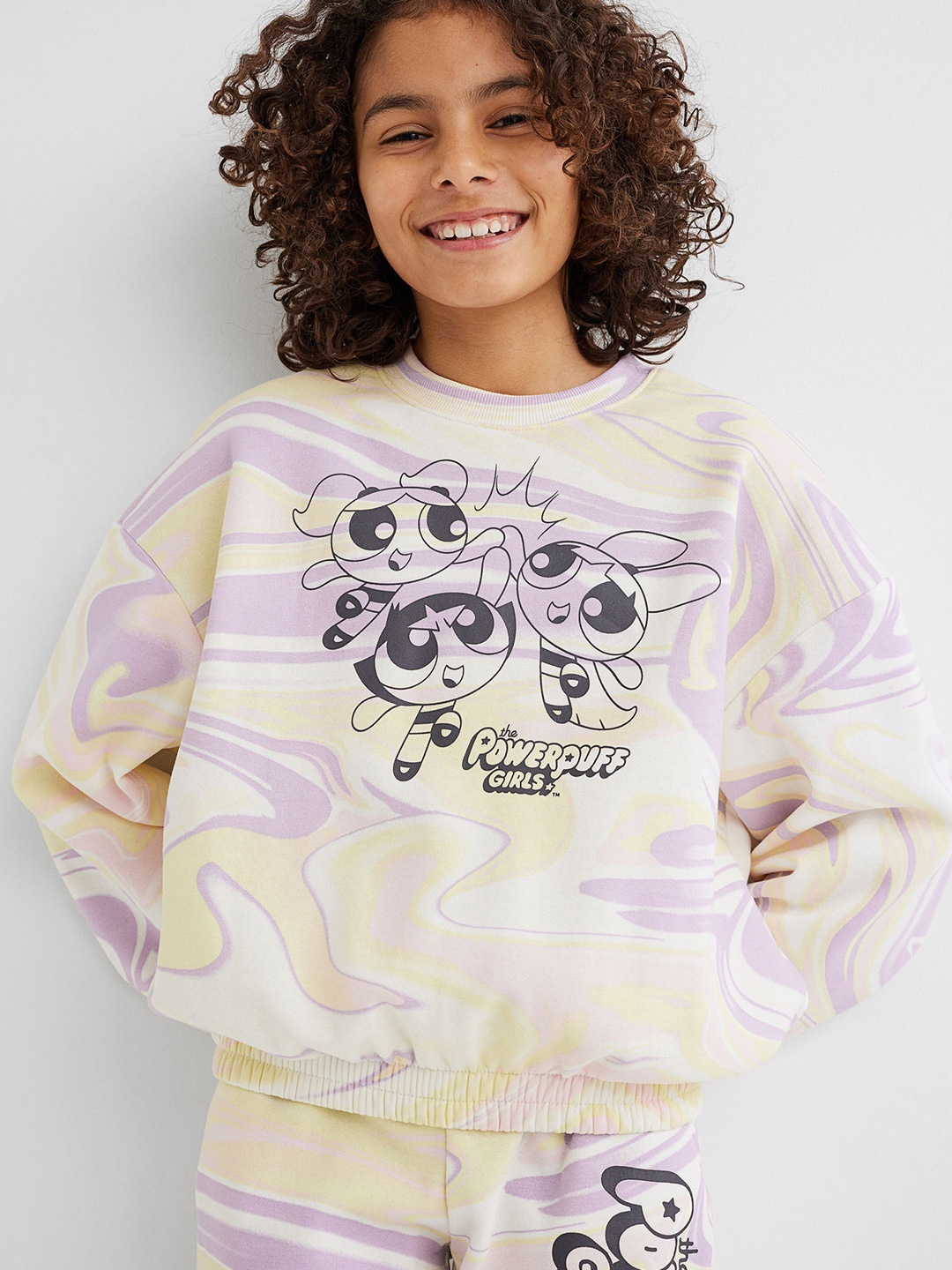 

H&M Girls Multicolour Oversized printed sweatshirt, Multi