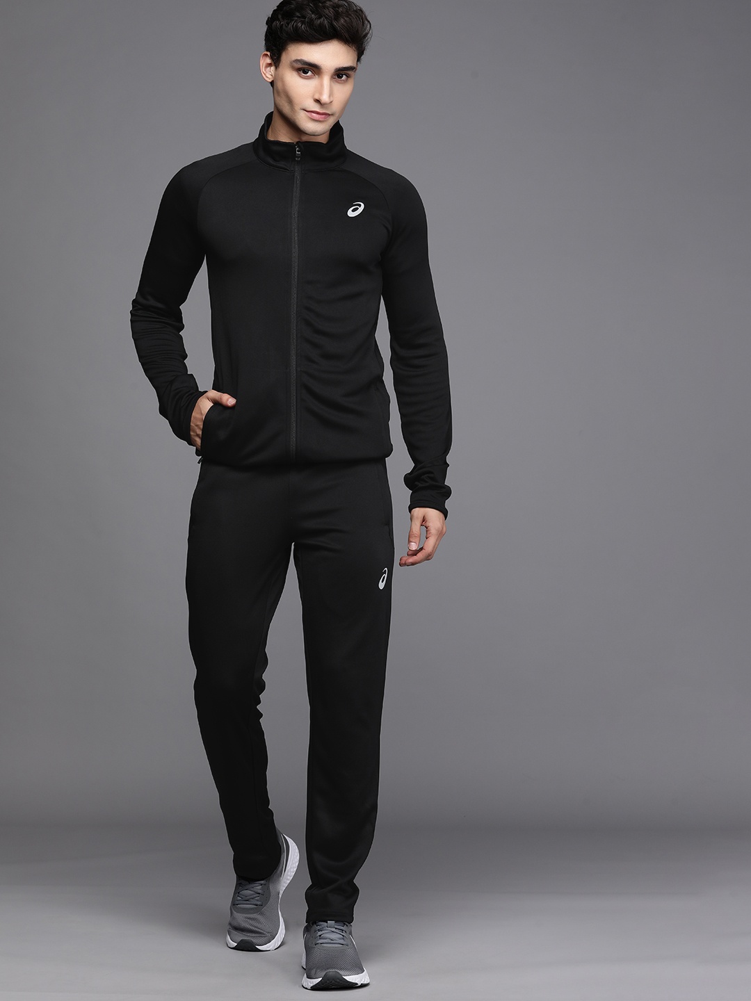 

ASICS Men Black Solid Basic Tracksuit